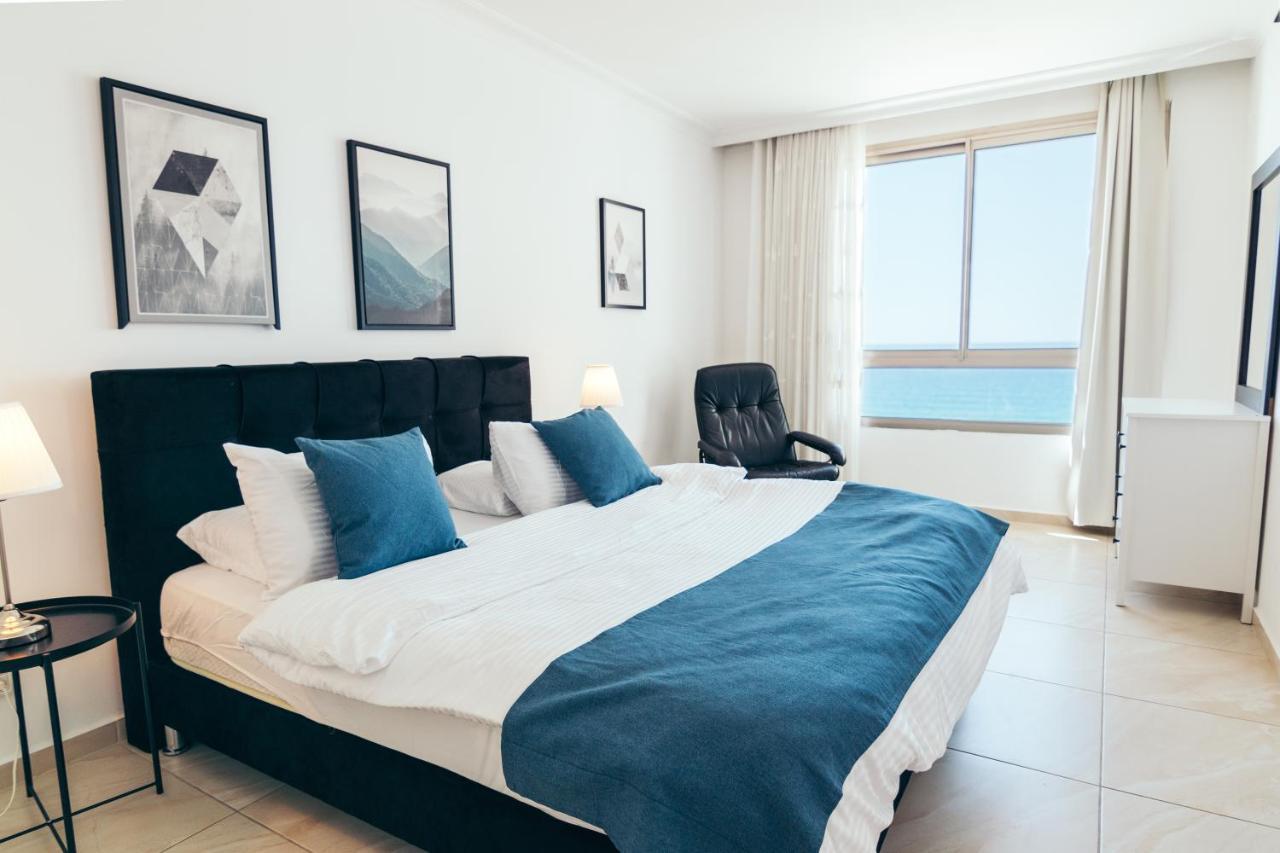 Almog Beach Apartments מגדלי חוף הכרמל חיפה Ngoại thất bức ảnh