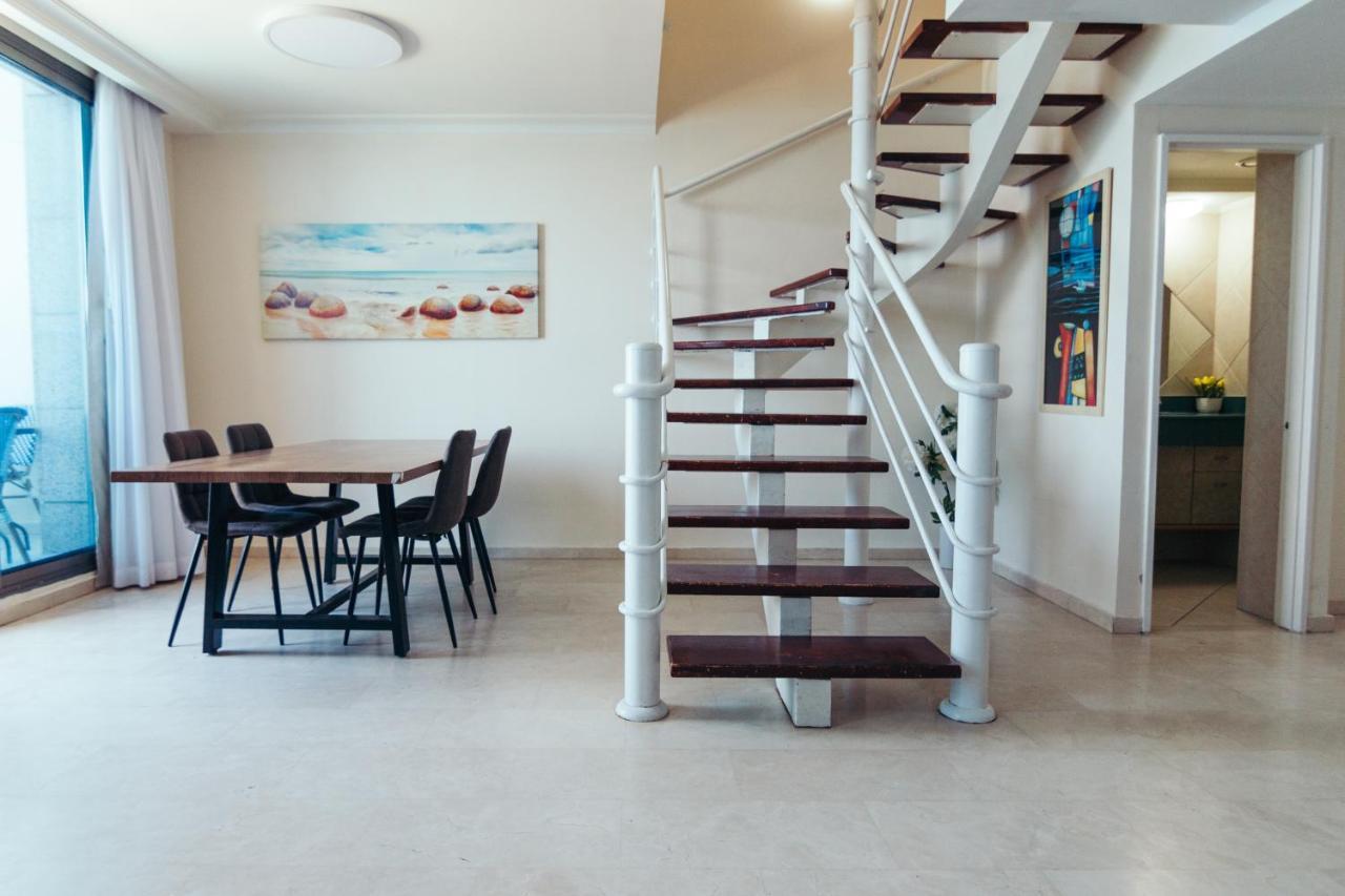 Almog Beach Apartments מגדלי חוף הכרמל חיפה Ngoại thất bức ảnh