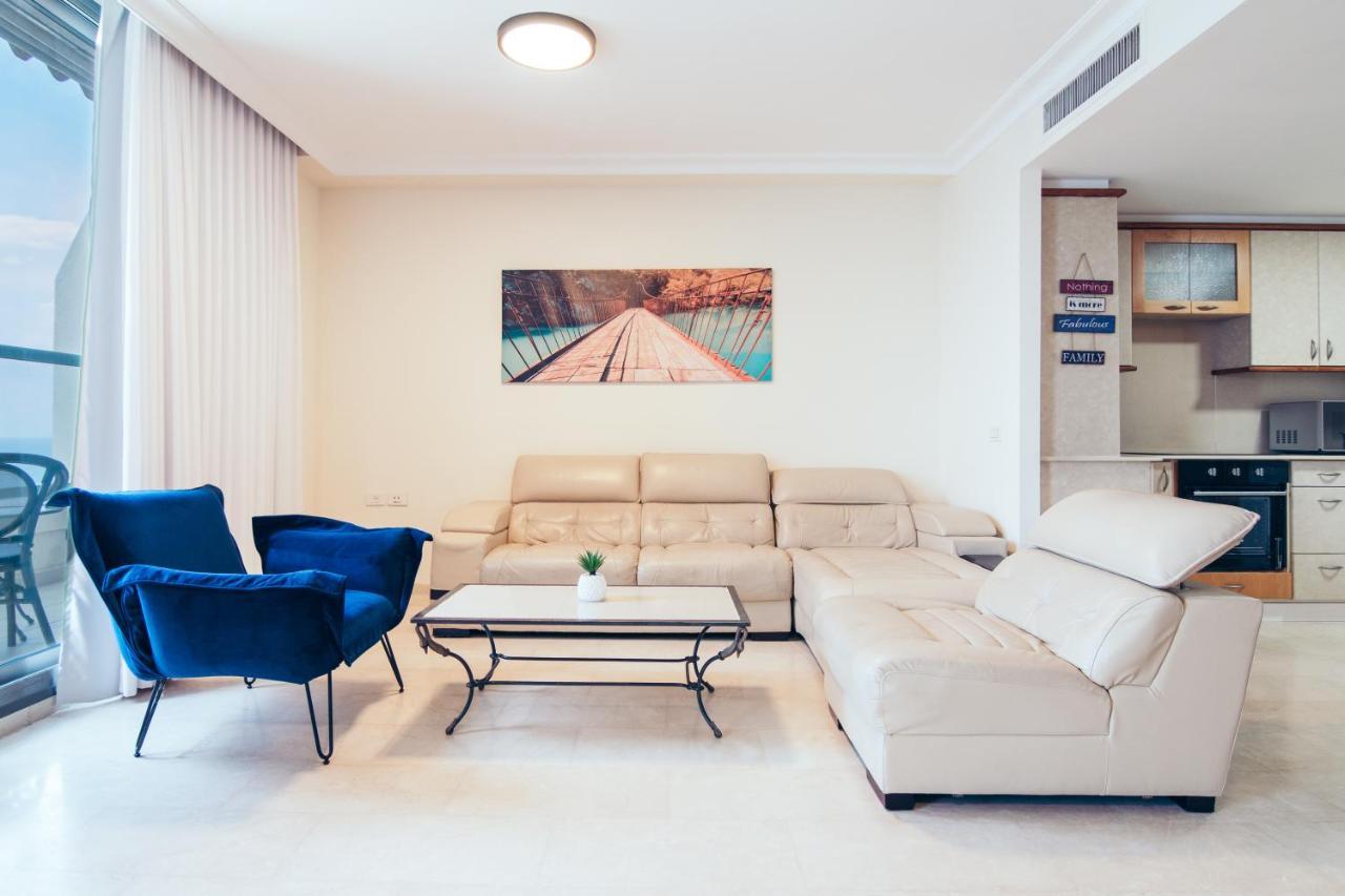 Almog Beach Apartments מגדלי חוף הכרמל חיפה Ngoại thất bức ảnh