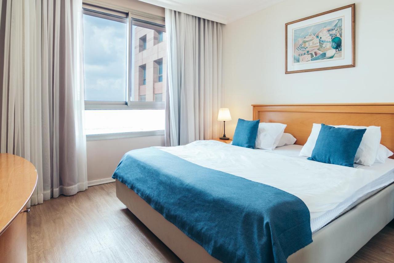 Almog Beach Apartments מגדלי חוף הכרמל חיפה Ngoại thất bức ảnh