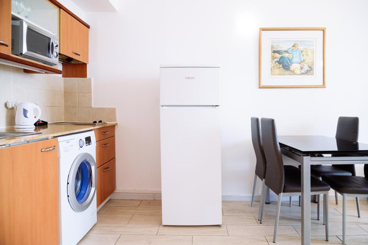 Almog Beach Apartments מגדלי חוף הכרמל חיפה Ngoại thất bức ảnh
