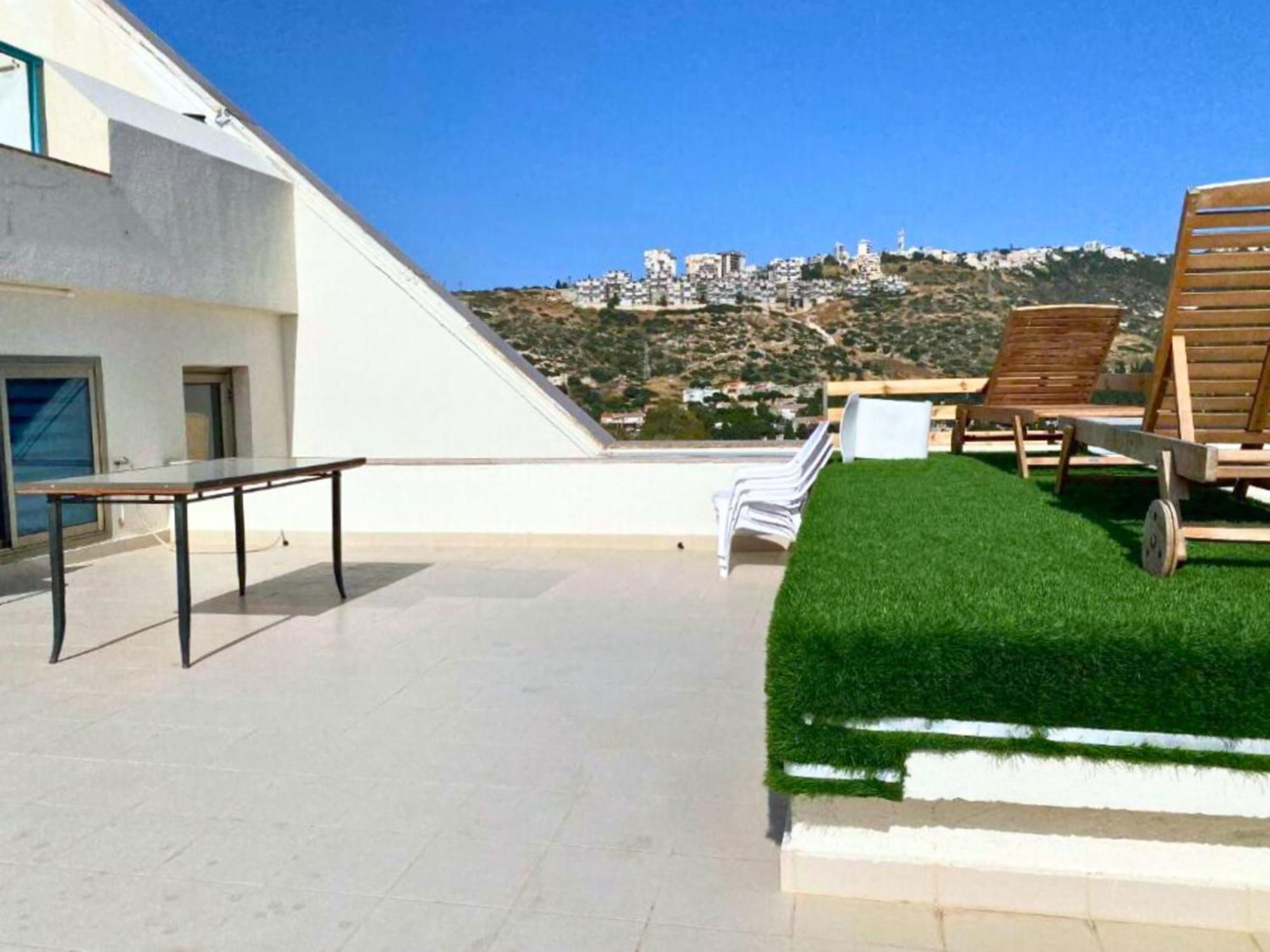 Almog Beach Apartments מגדלי חוף הכרמל חיפה Ngoại thất bức ảnh