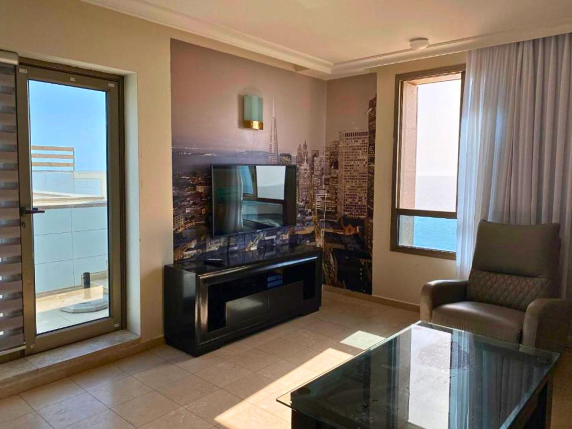 Almog Beach Apartments מגדלי חוף הכרמל חיפה Ngoại thất bức ảnh