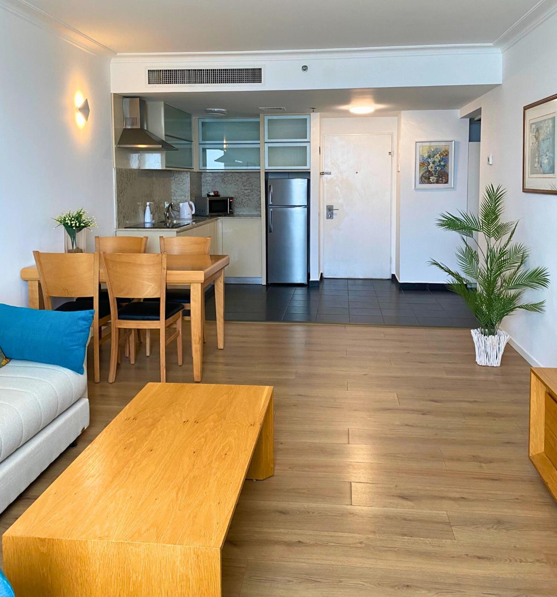 Almog Beach Apartments מגדלי חוף הכרמל חיפה Ngoại thất bức ảnh