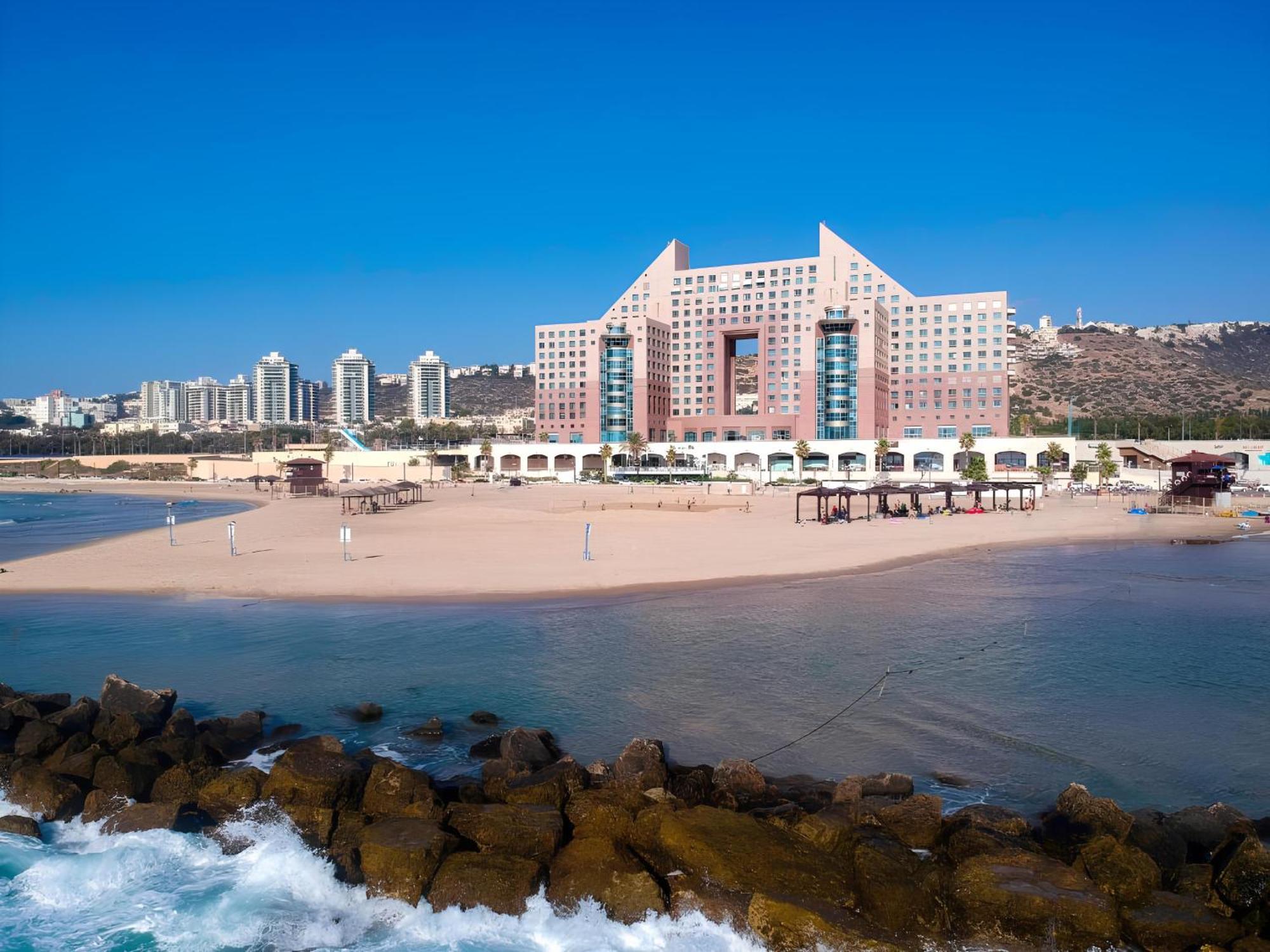 Almog Beach Apartments מגדלי חוף הכרמל חיפה Ngoại thất bức ảnh